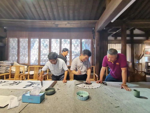 縣文聯(lián)組織文藝骨干赴開(kāi)化開(kāi)展文藝交流活動(dòng)